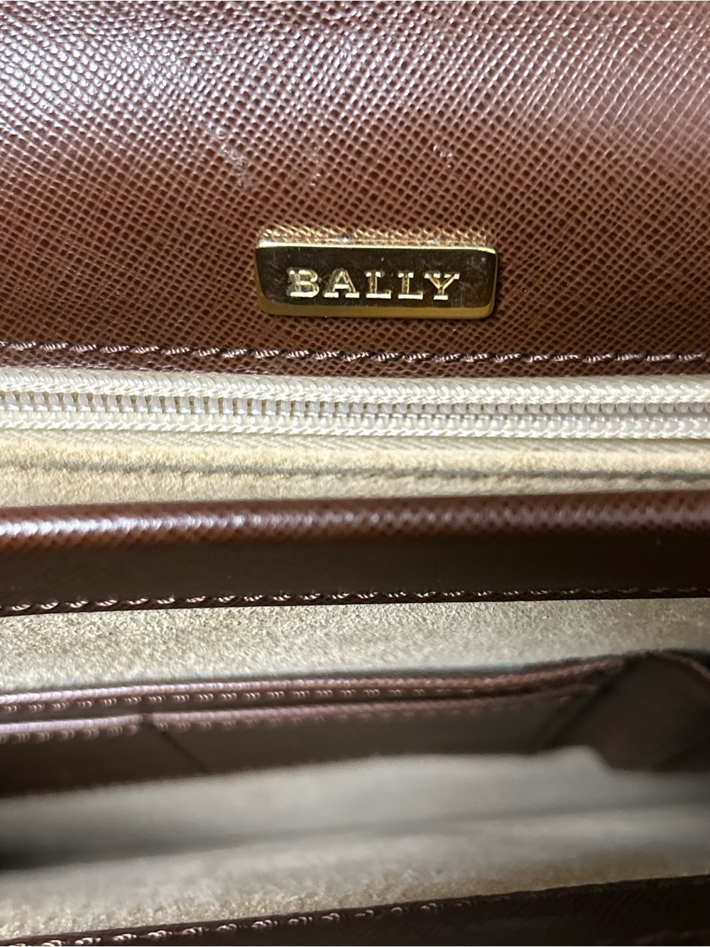Bally Leather Briefcase in Brown with Gold-Tone Lock Approx. 15 x 10.5 x 2.5 - Picture 15 of 15